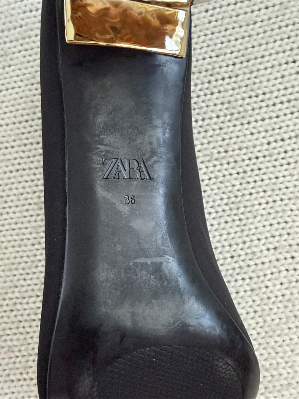 Zara Pointed Toe Heels with Gold Metallic Details Size 36|6 - Picture 7 of 7